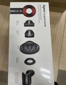 全新未拆封的戴森吹风机 全新未拆封的戴森吹风机